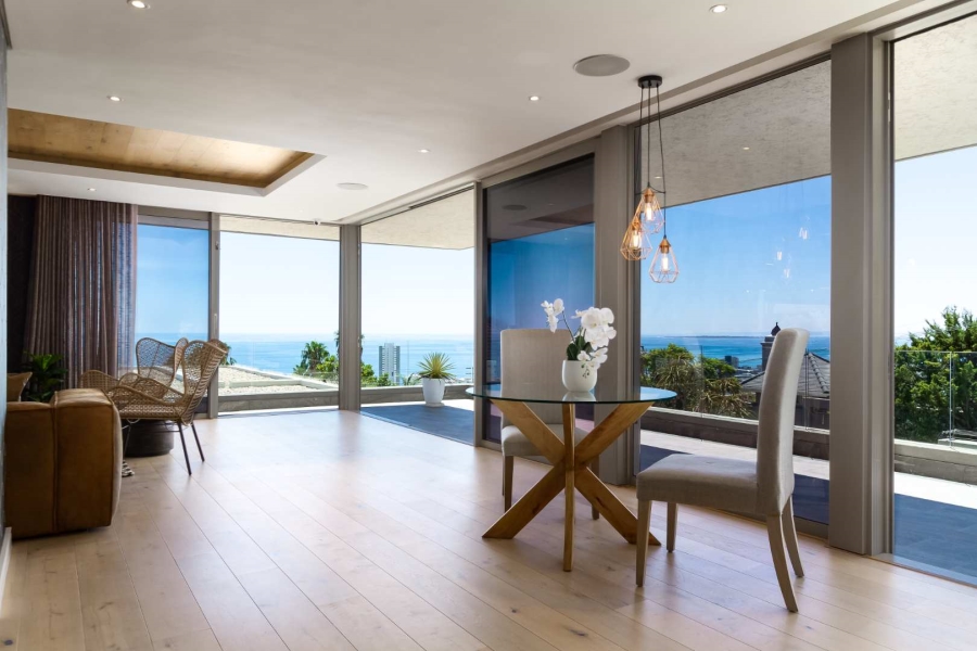 5 Bedroom Property for Sale in Fresnaye Western Cape